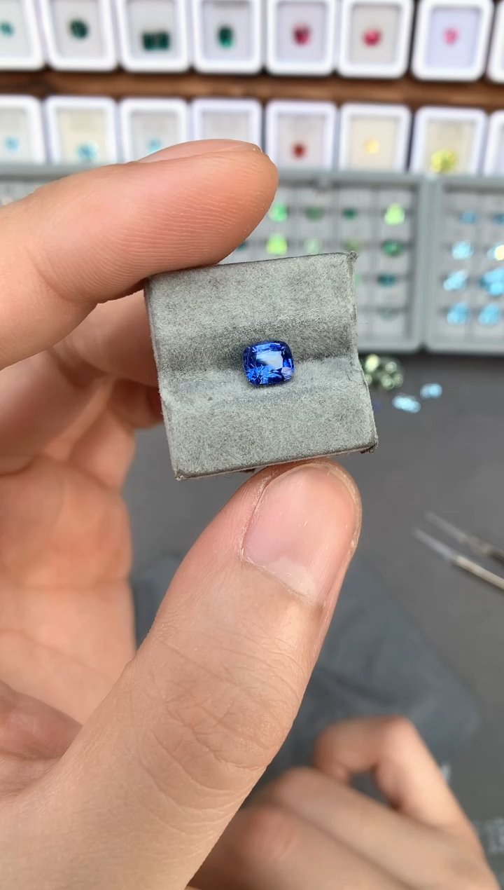 【闪购商品】定制蓝宝石裸石未镶嵌1.09ct