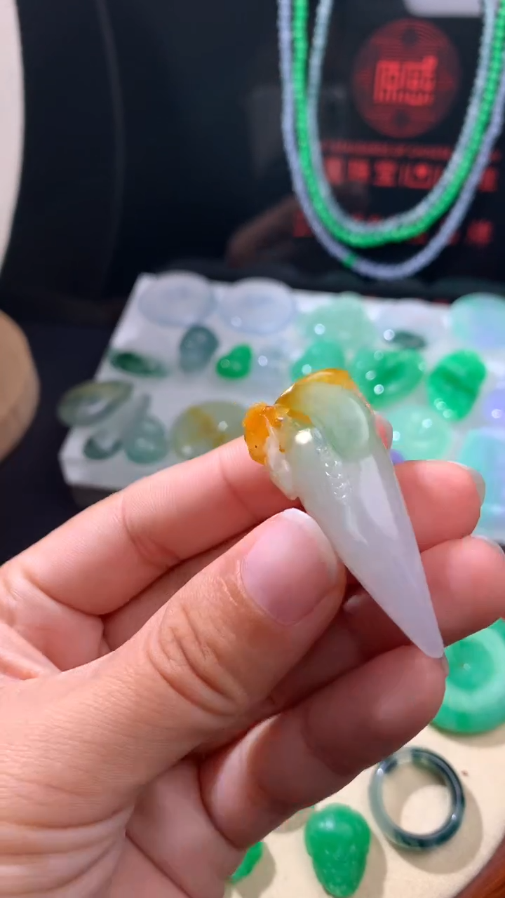 未镶嵌定制翡翠    