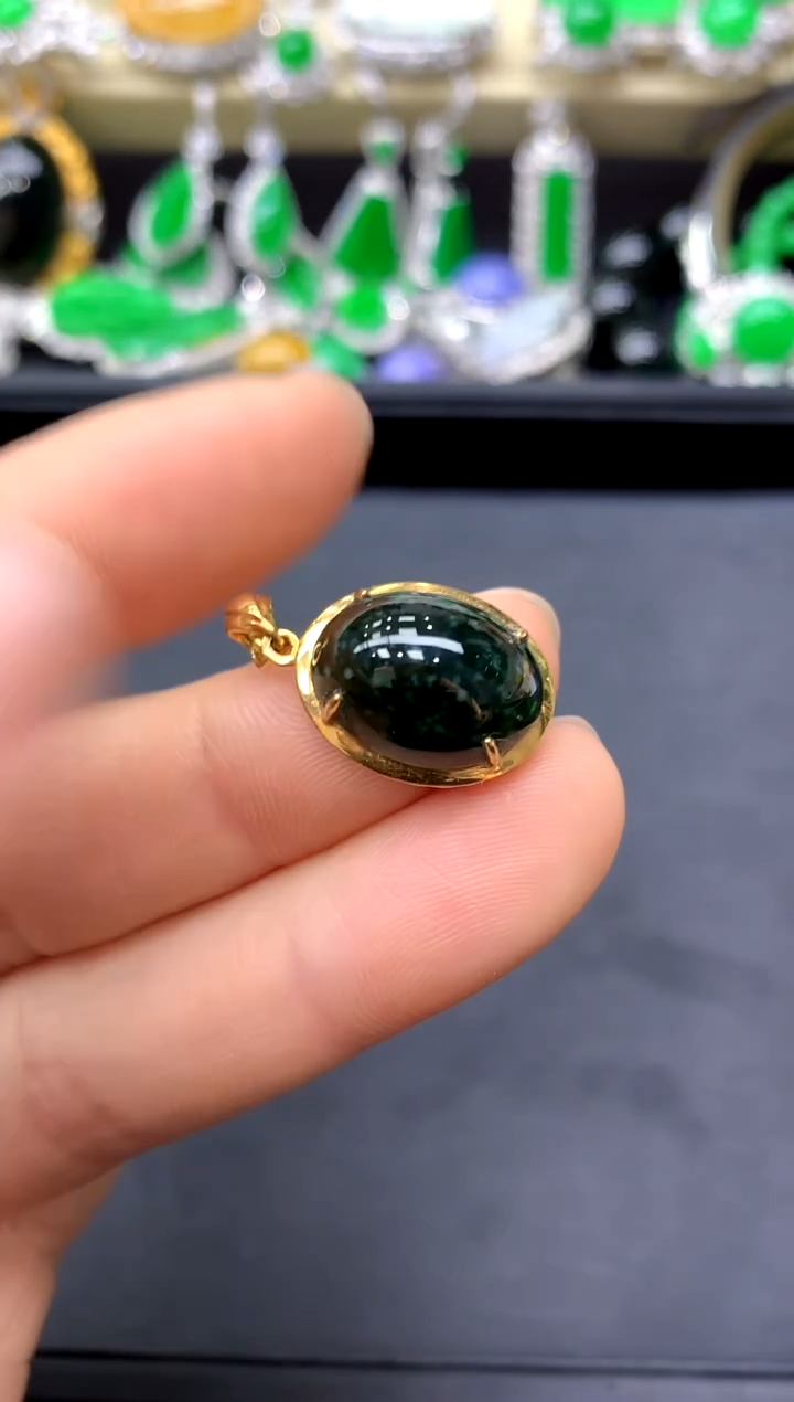 颈饰18K金镶嵌翡翠240-中国好珍宝