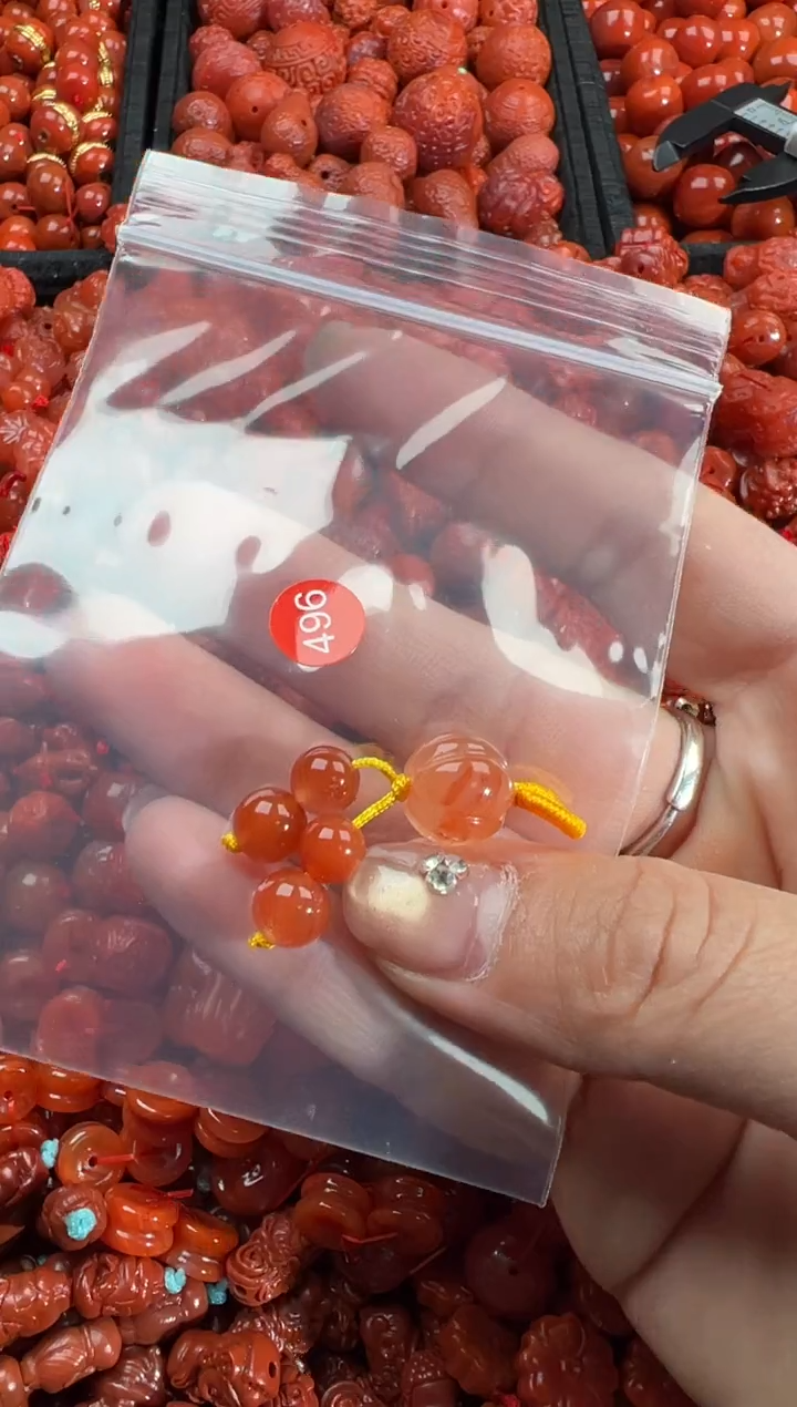 南红玛瑙未镶嵌颈饰1