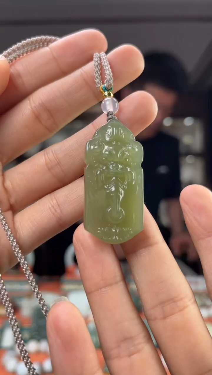 和田玉未镶嵌颈饰佩佩