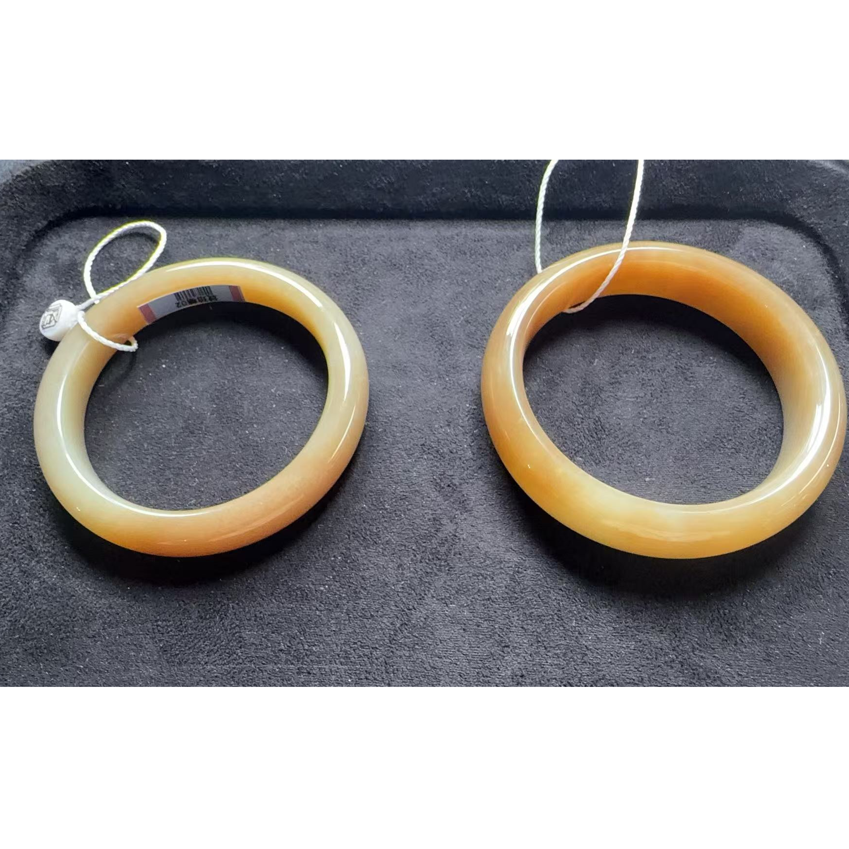 天然和田玉手镯（多样性发其一）（圈口52-60）326FS0031