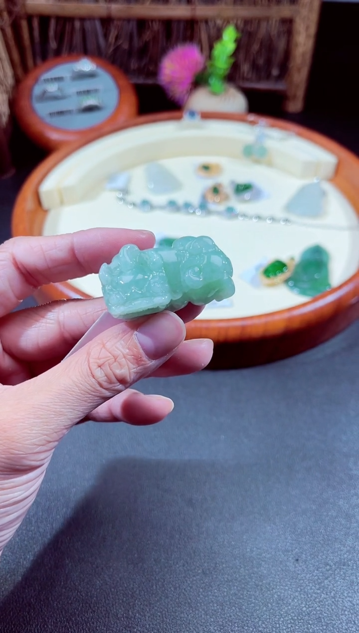 翡翠未镶嵌挂件翡翠