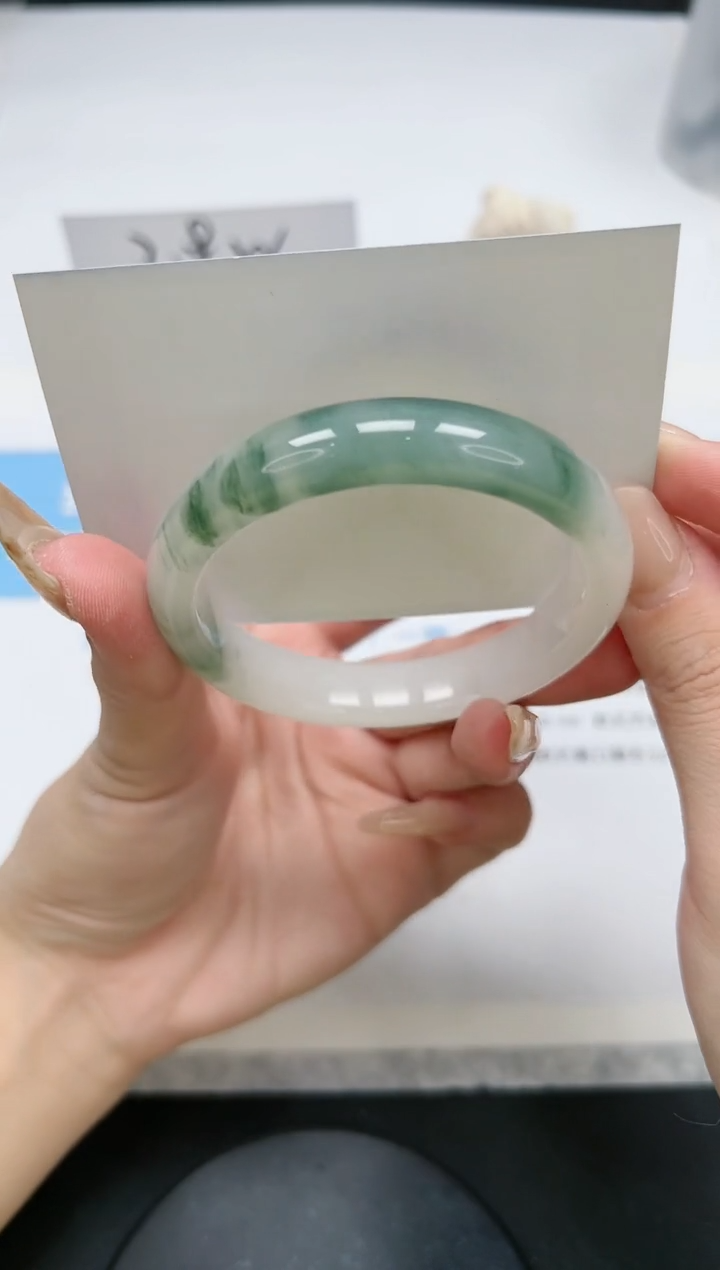 【闪购商品】石英质玉手镯未镶嵌163/飘花56.8