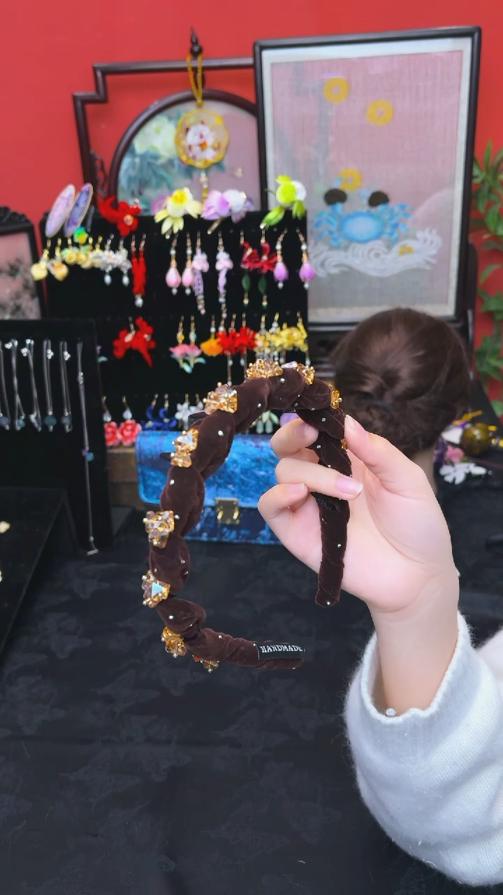 刺绣非遗绒花苏绣饰品