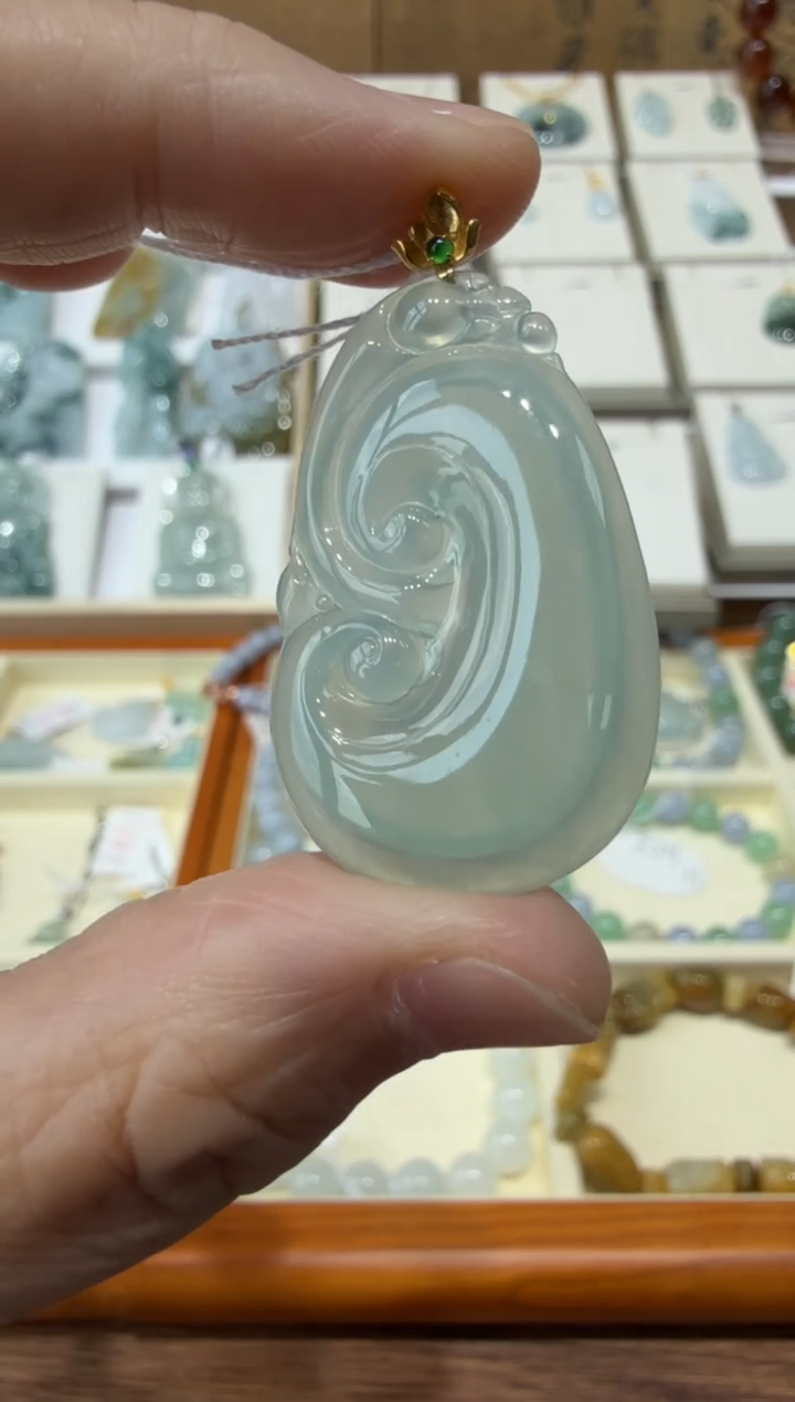 翡翠挂件18K金镶嵌茹*A货翡翠多样性孤品