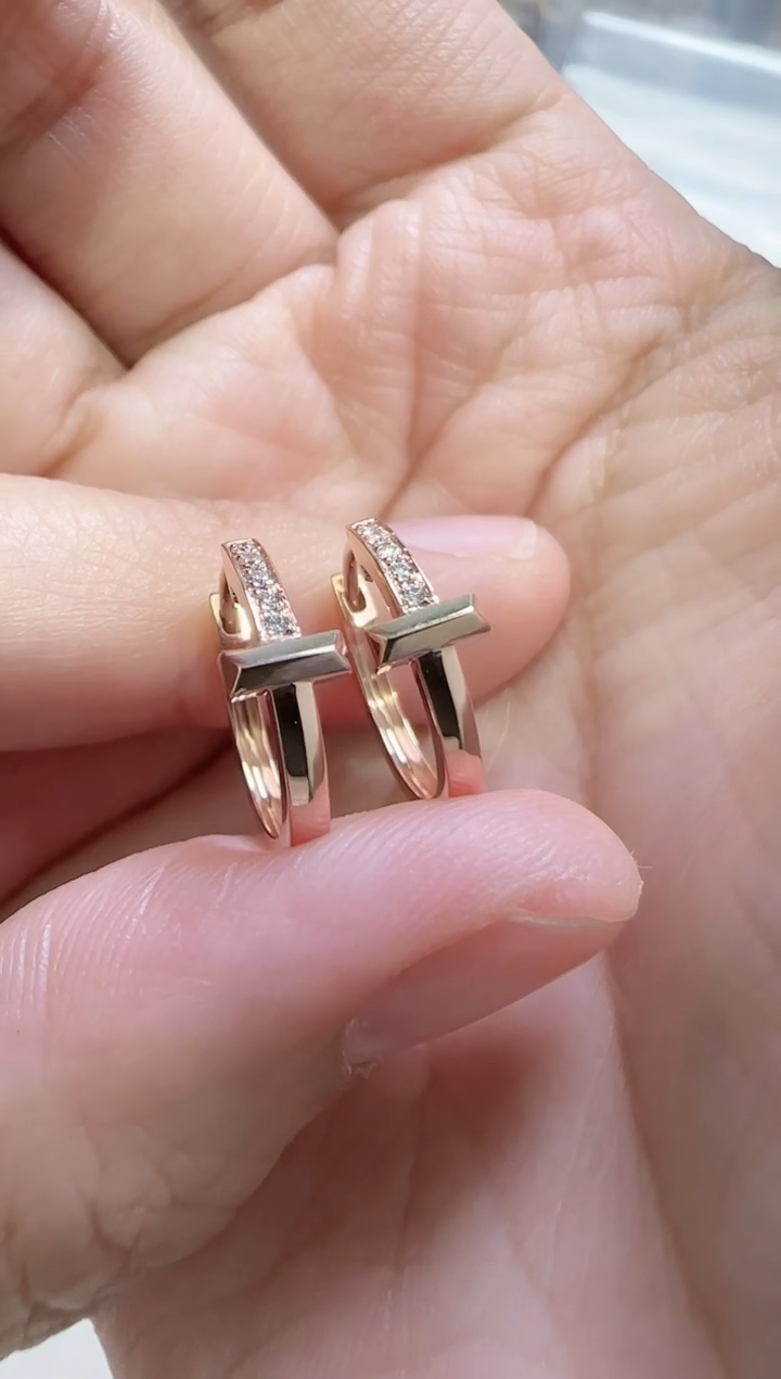 【闪购商品】天然钻石耳饰18K金镶嵌多样性发货发其一