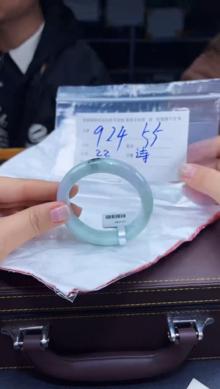 【闪购商品】定制翡翠未镶嵌毛货手镯需精细抛光/55