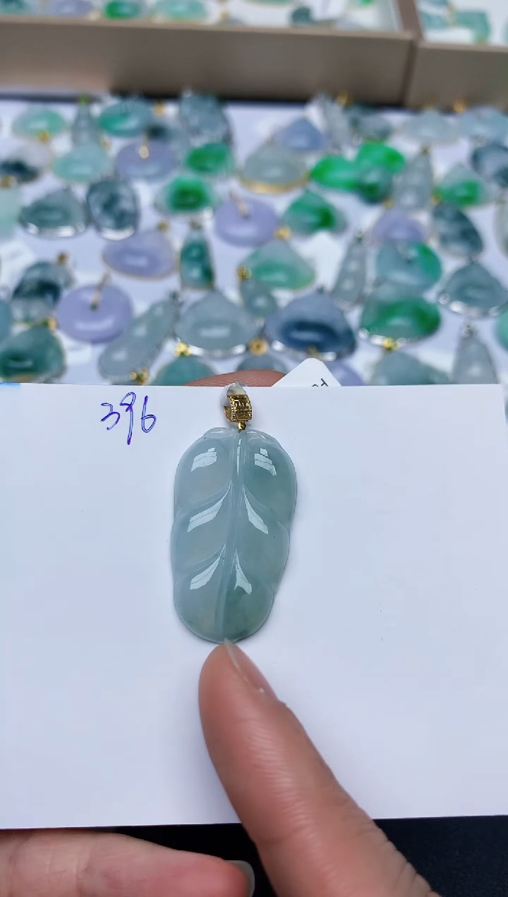 【闪购商品】翡翠颈饰18K金镶嵌天然翡翠A货   