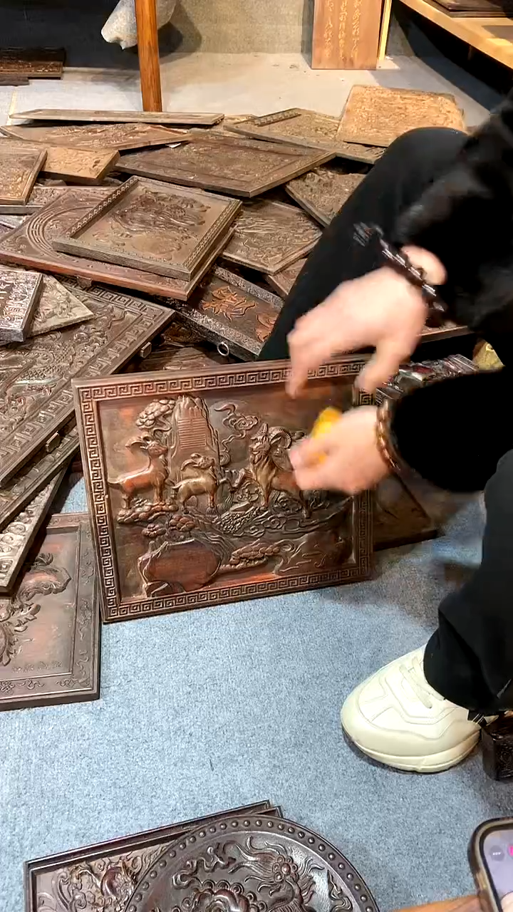 【闪购商品】木紫檀雕刻一物一拍以直播间为准