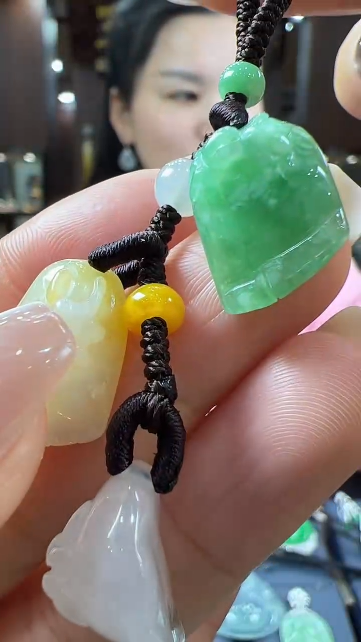 【闪购商品】翡翠挂件未镶嵌脚丫包挂