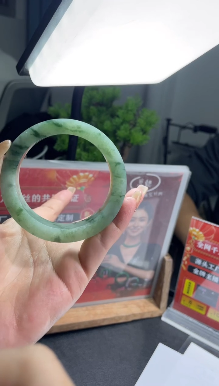 【闪购商品】定制翡翠手镯未镶嵌手镯DDQ/发一件