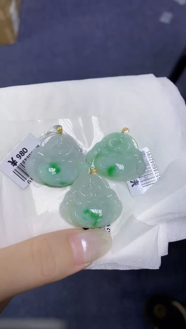 翡翠18K金镶嵌颈饰天然缅甸翡翠A货多样性发其一