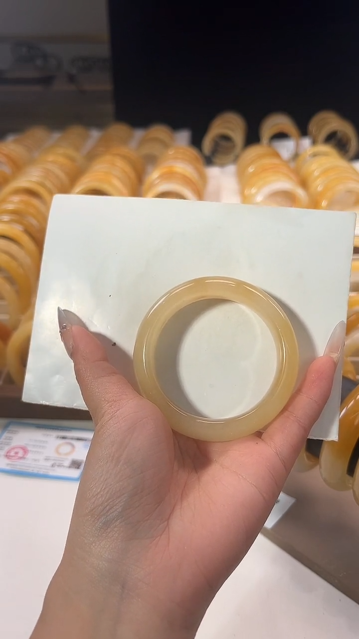 未镶嵌石英质玉（黄龙玉）手镯54圈口03