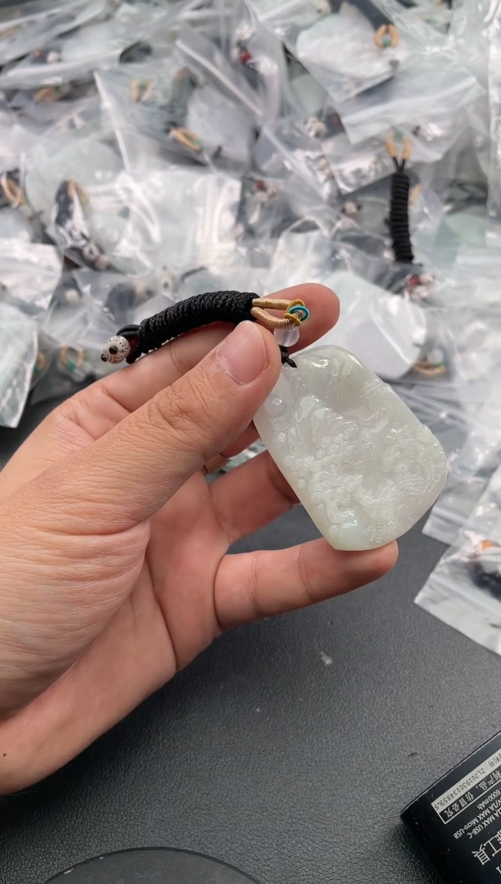 颈饰未镶嵌翡翠25/11/28/684