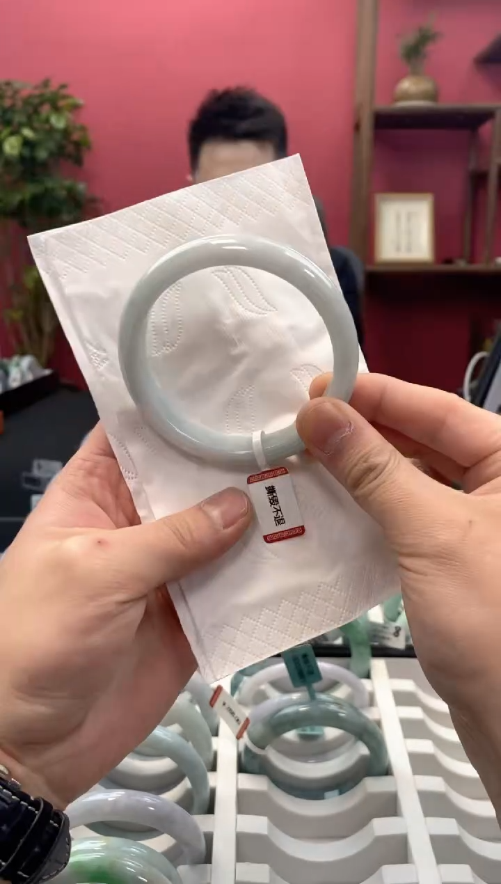 【闪购商品】翡翠手镯未镶嵌00003892