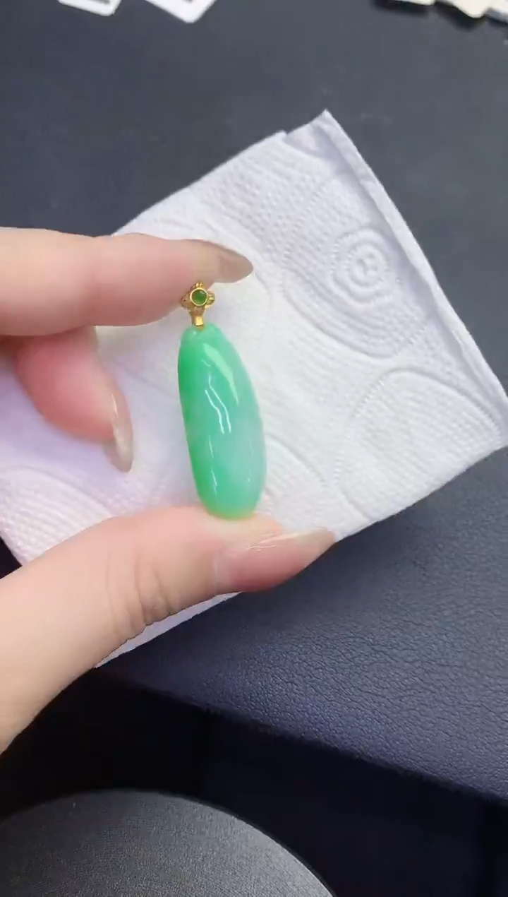 颈饰未镶嵌翡翠缅甸天然翡翠A货