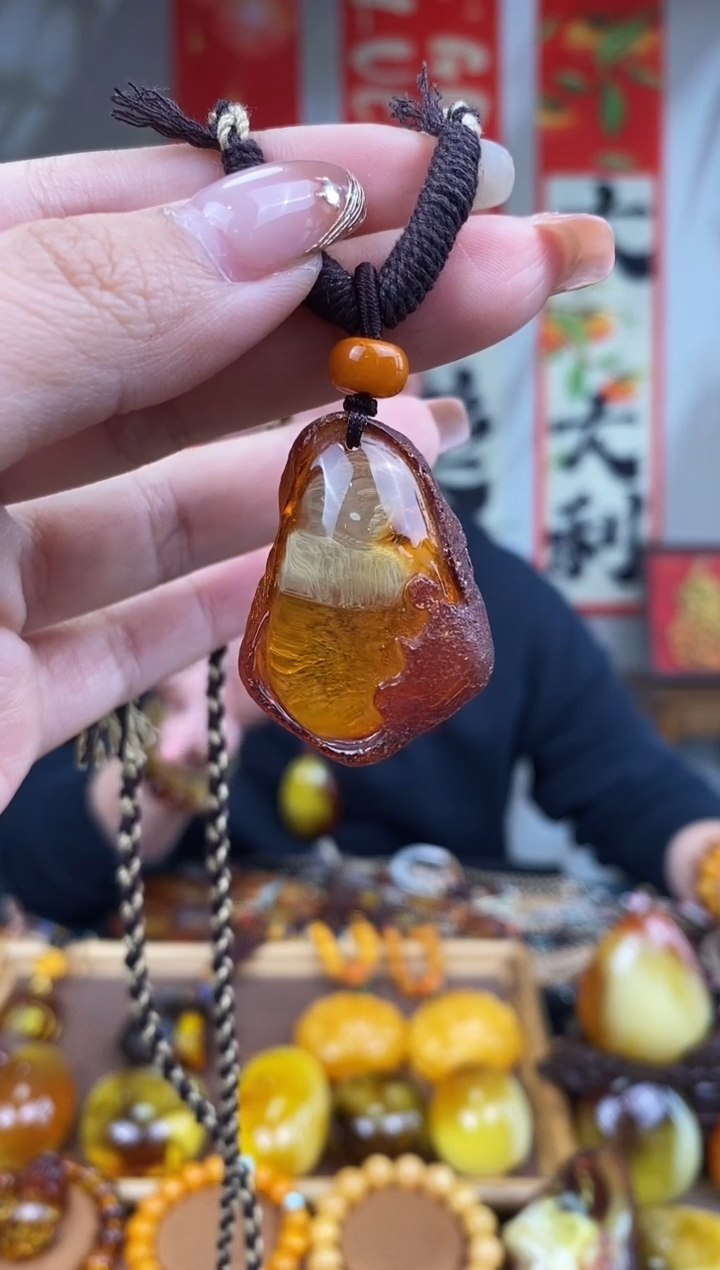 【闪购商品】琥珀裸石未镶嵌基地发货 一物一证 顺丰包邮