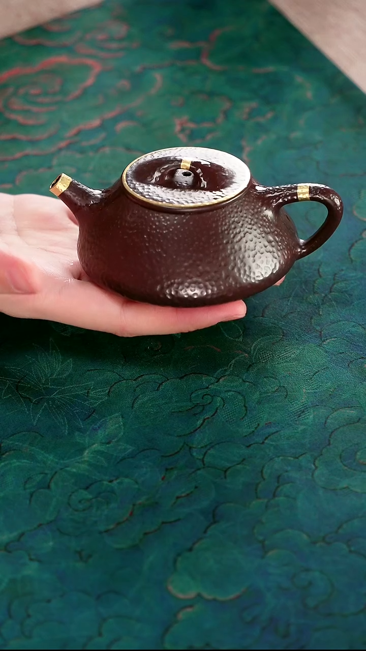 茶壶紫砂四号井茄皮紫泥描金锤纹石瓢