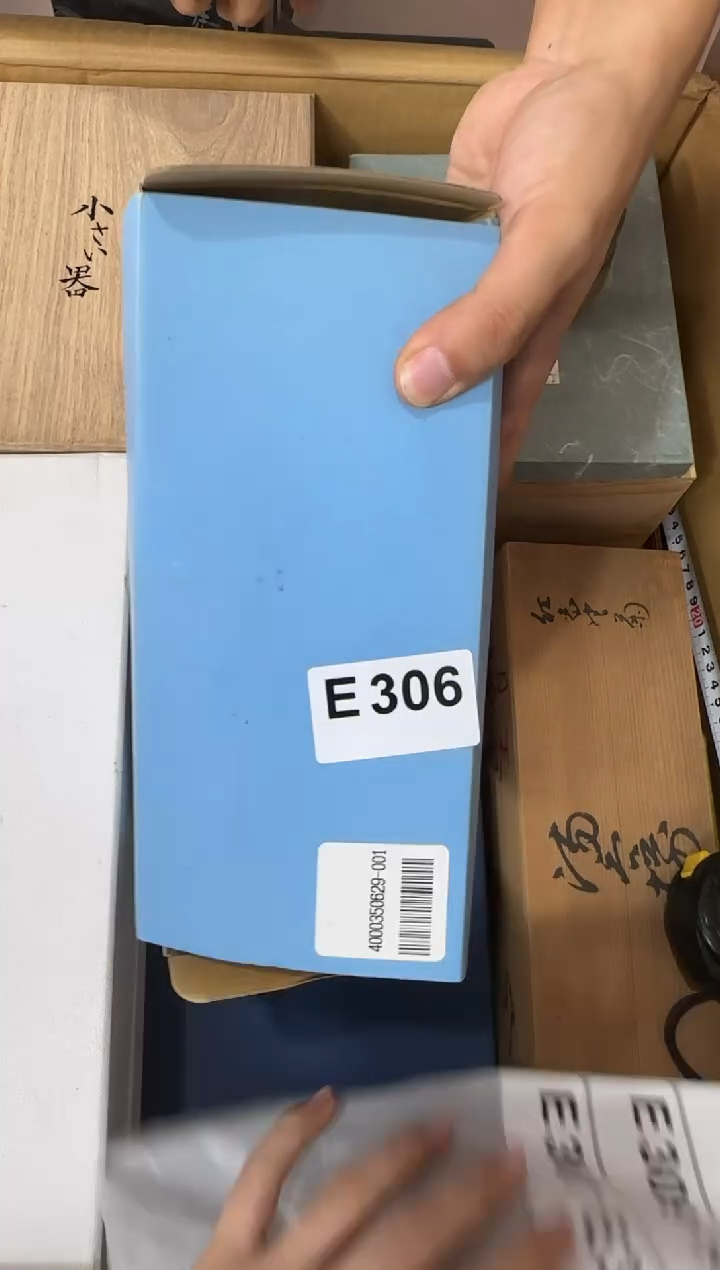 瓷片Z****y306...中古产品谨慎参拍
