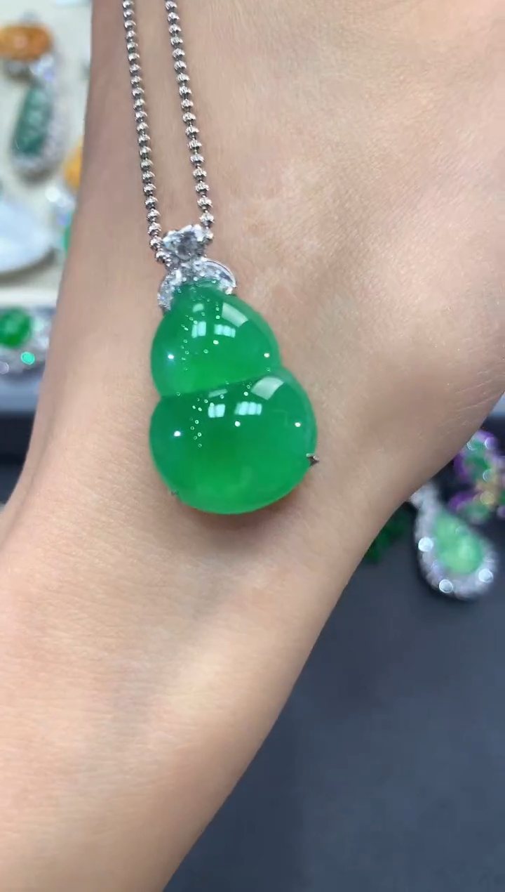 【闪购商品】翡翠吊坠(不含链)18K金镶嵌w61