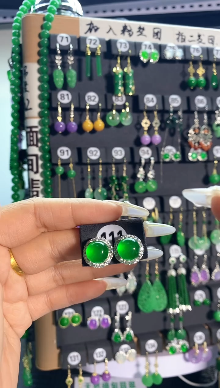 【闪购商品】翡翠耳饰银S925镶嵌111....