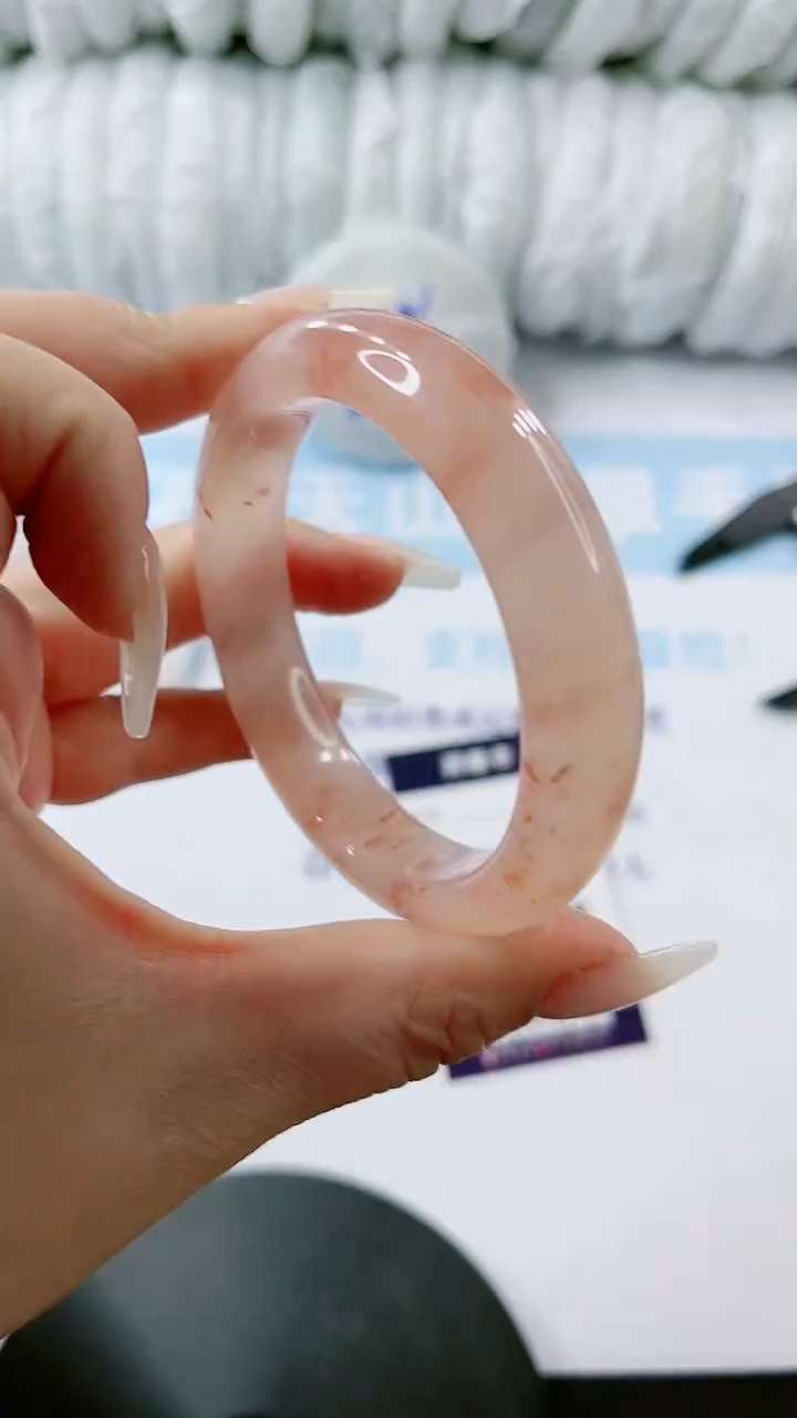 【闪购商品】石英质玉手镯未镶嵌多样性发货L429