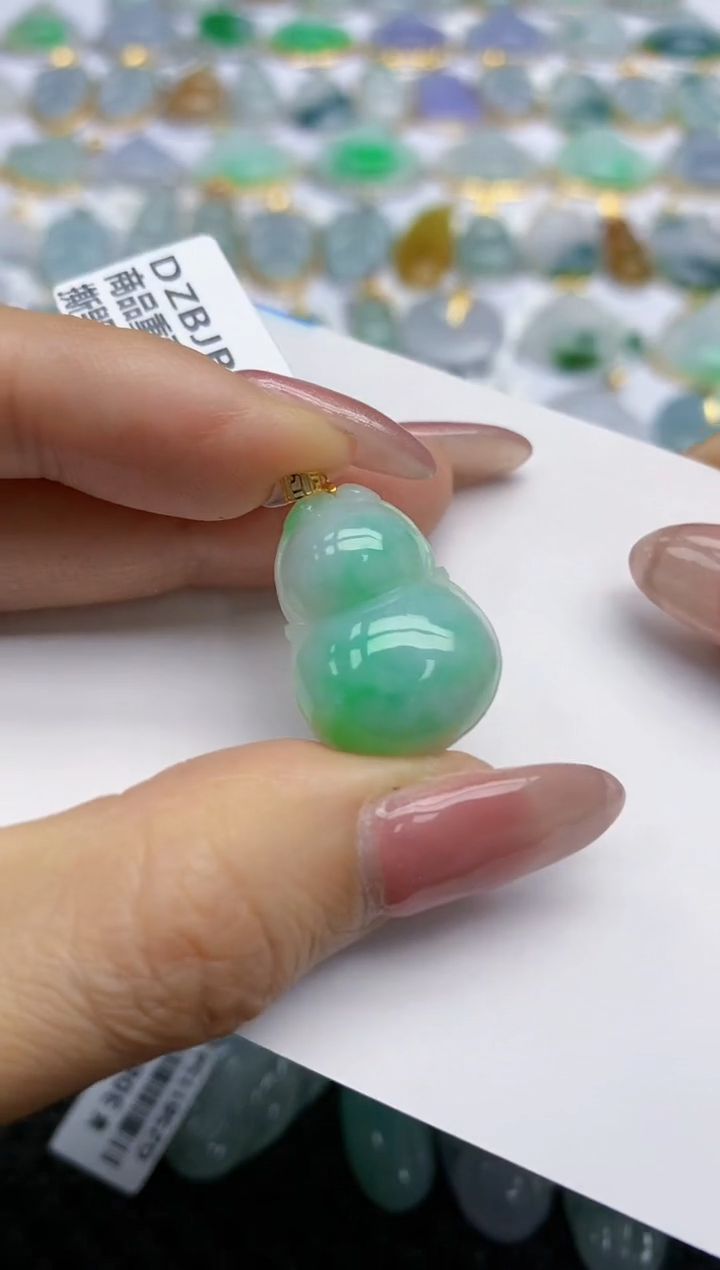 【闪购商品】翡翠挂件18K金镶嵌天然翡翠A货