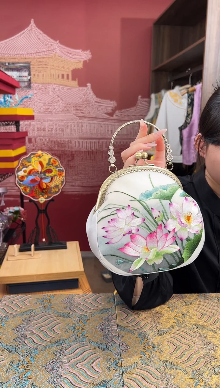 【闪购商品】刺绣苏绣手工刺绣包包