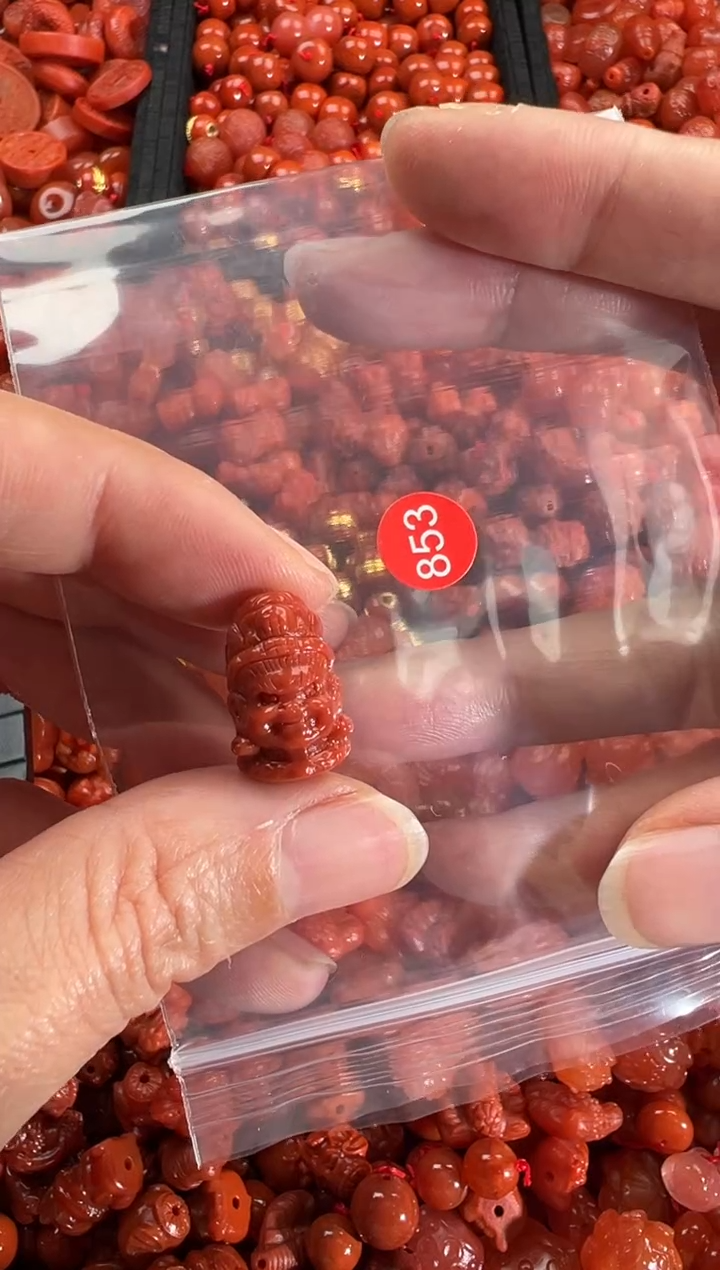 【闪购商品】南红玛瑙颈饰未镶嵌1