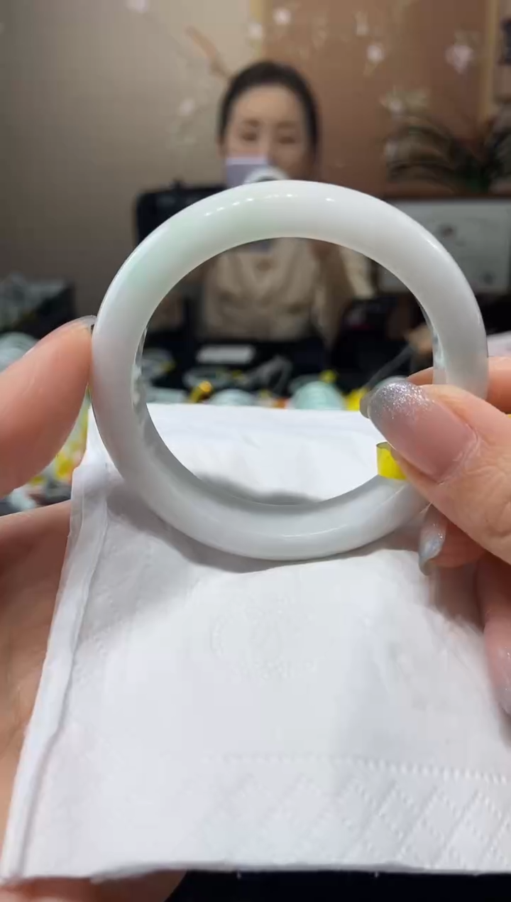 【闪购商品】翡翠手镯未镶嵌53.8圈口
