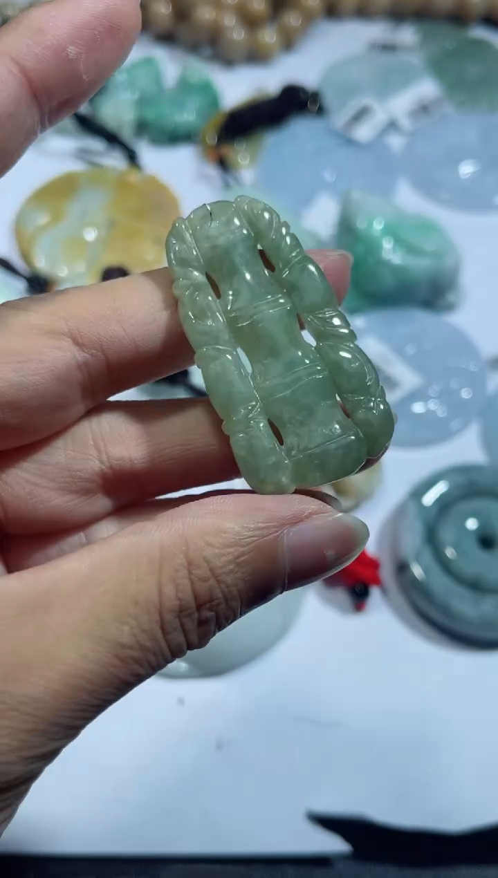 【闪购商品】翡翠吊坠(不含链)未镶嵌00001006