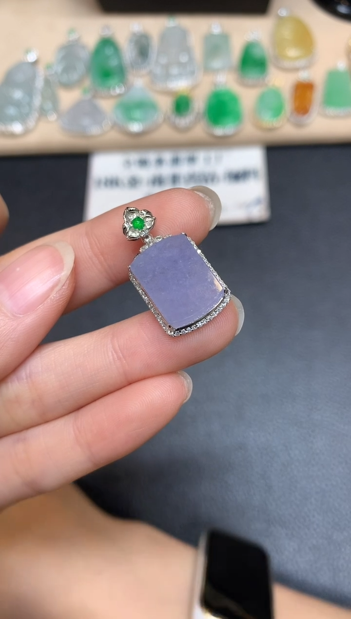 【闪购商品】翡翠颈饰18K金镶嵌无事牌【无服务费
