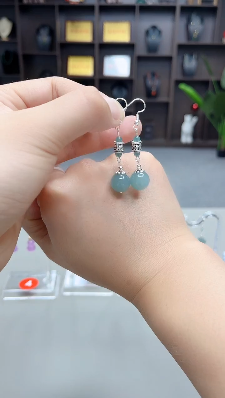 未镶嵌石英质玉（天山翠）耳饰420000