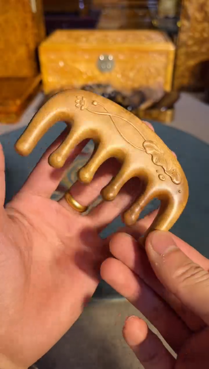 乌木类成套家具金丝楠梳子 1