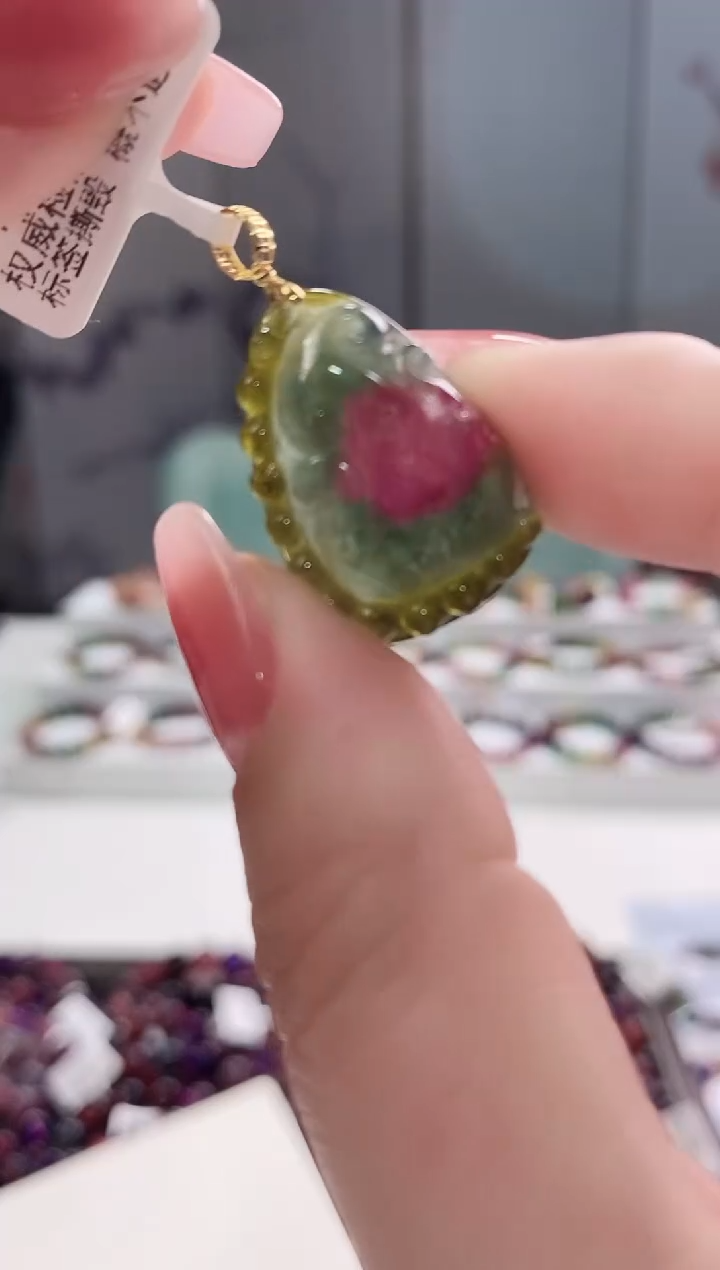 【闪购商品】碧玺碧玺吊坠未镶嵌多人多样性发货发其一