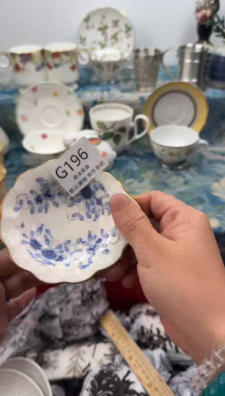 瓷片吴*谓           G196