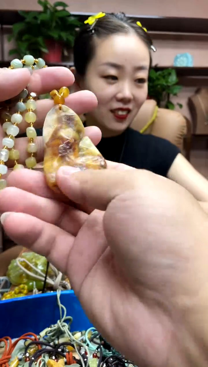 未镶嵌岫玉吊坠·