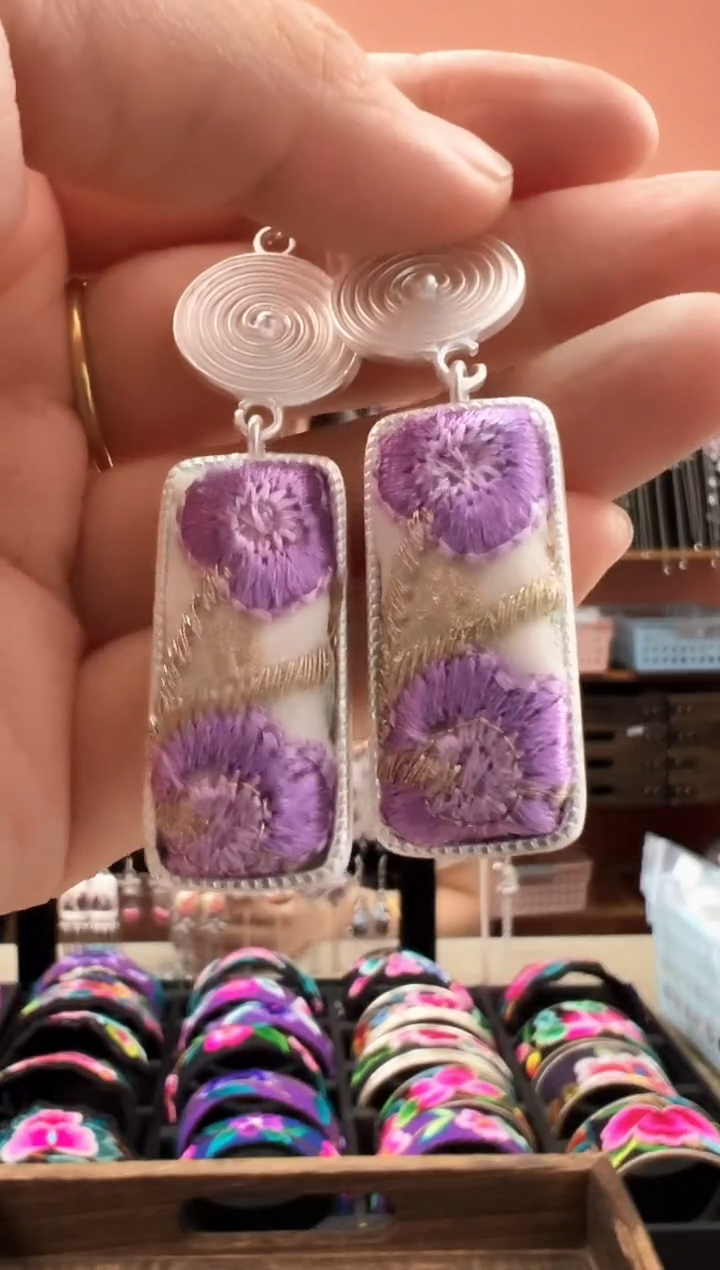 织绣艺枝独秀老绣饰品113