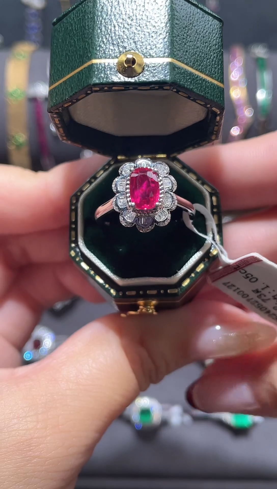 【闪购商品】红宝石戒指18K金镶嵌18K金镶嵌红宝石戒指