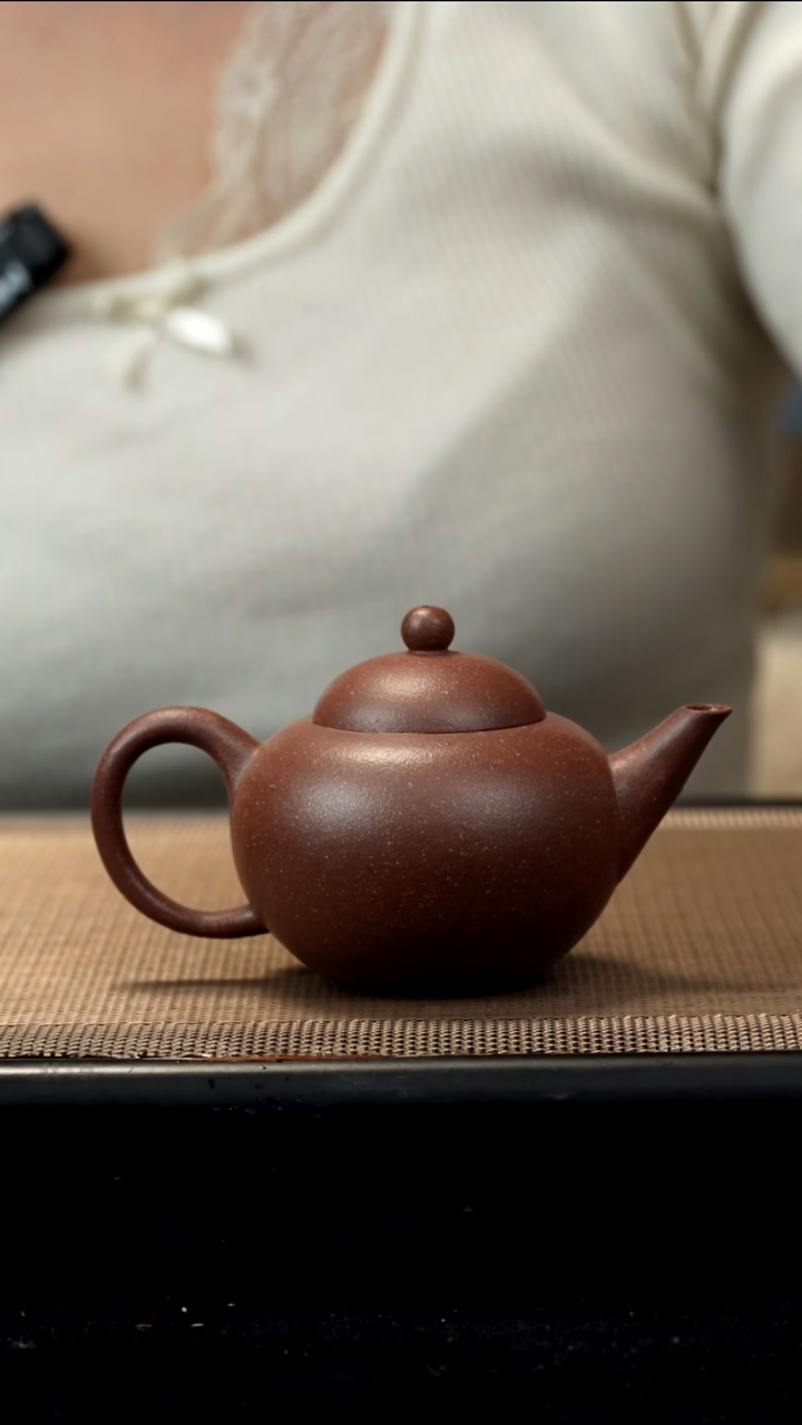 紫砂茶盏梨皮紫泥卡盖水平130CC