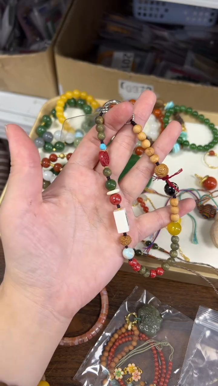 吊坠维腊木（绿檀）未镶嵌绿檀木崖柏发字编制款挂件[6337]