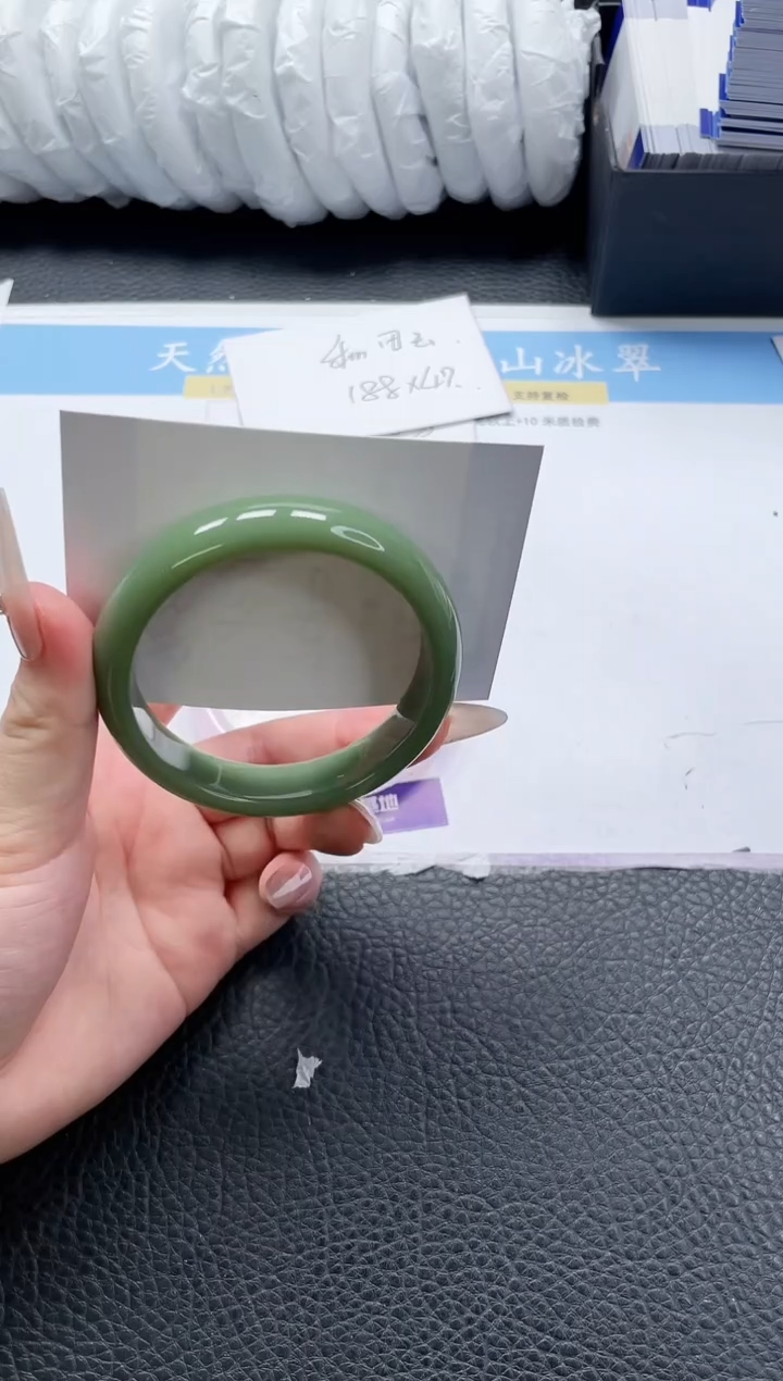 【闪购商品】石英质玉手镯未镶嵌334-58