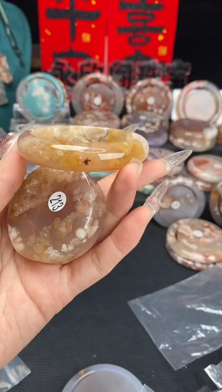 【闪购商品】石英质玉手镯（圆镯）未镶嵌53