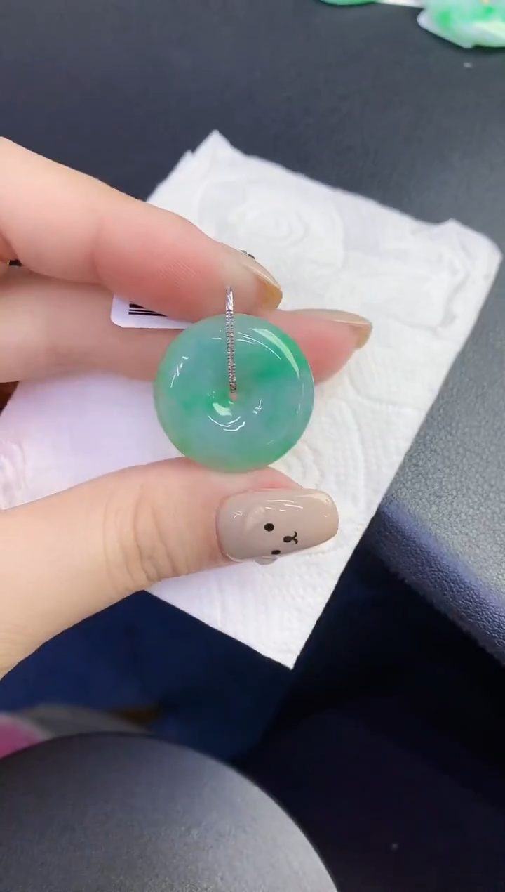 颈饰18K金镶嵌翡翠缅甸天然翡翠A货