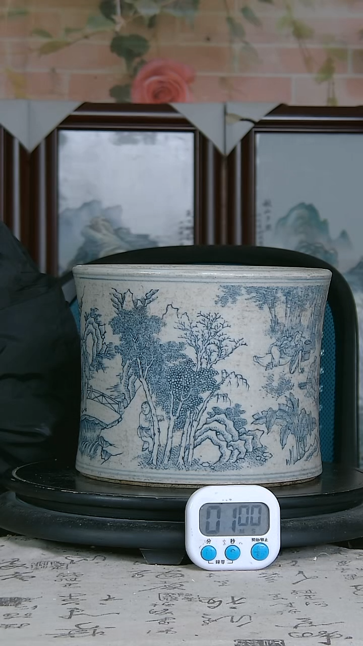 陶旮*青花精不会人物图笔筒