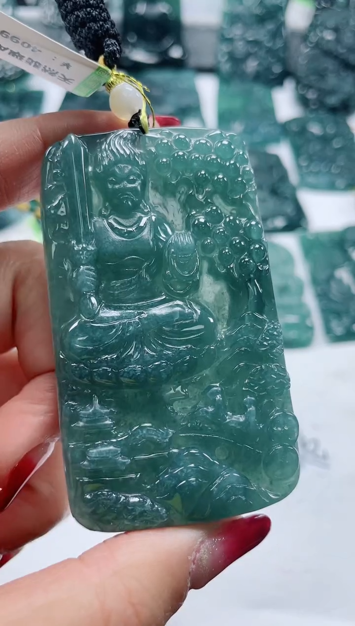 【闪购商品】翡翠颈饰未镶嵌            