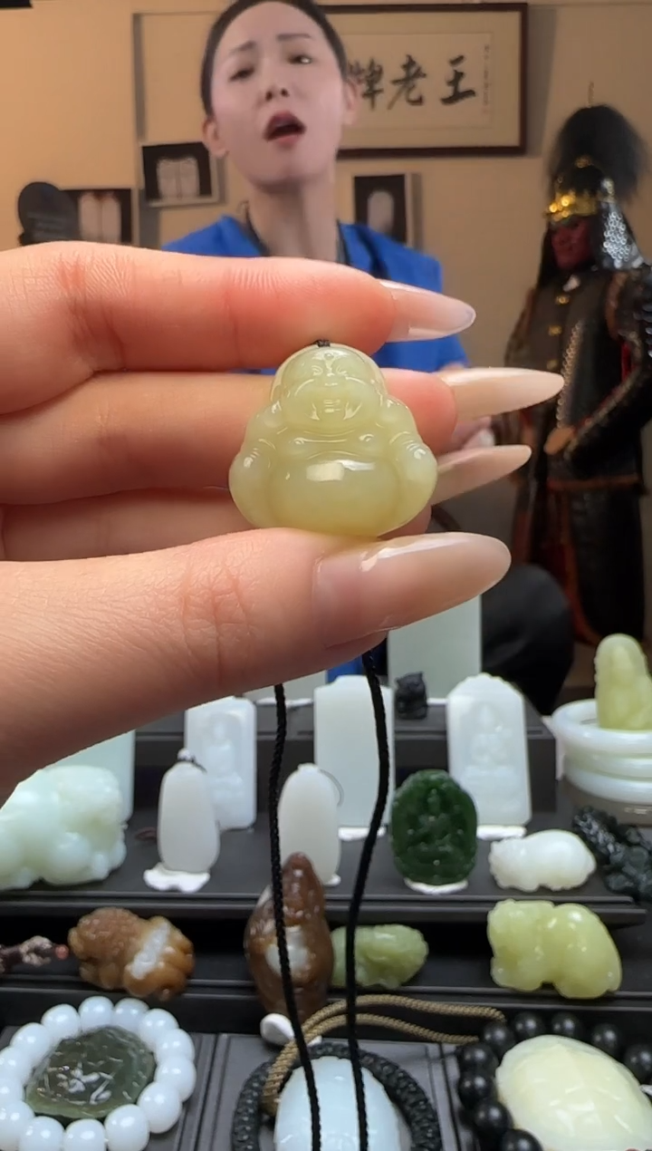 【闪购商品】和田玉黄口佛公未镶嵌吊坠