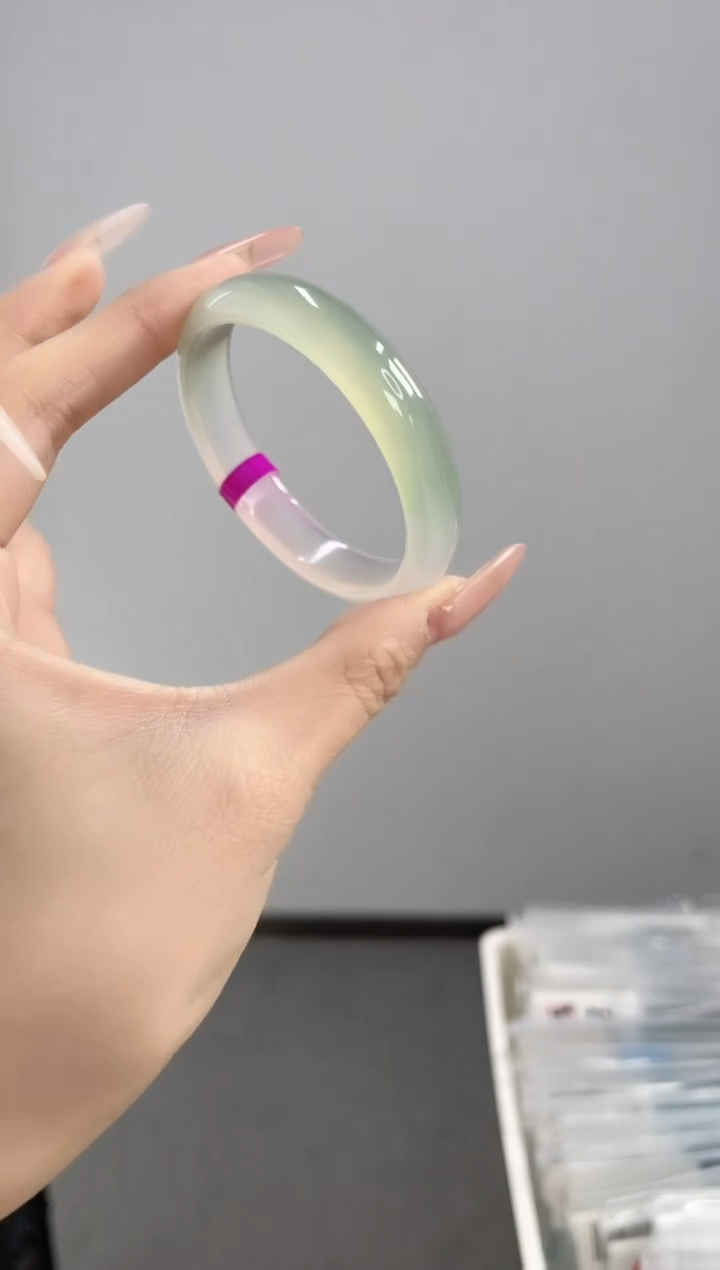 【闪购商品】玛瑙/玉髓手镯未镶嵌51-52圈