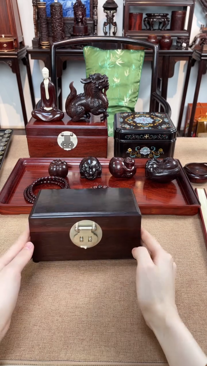 紫檀木类成套家具首饰盒